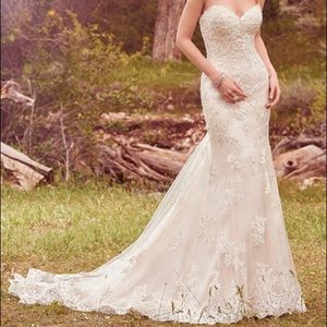 Wedding dress size 8